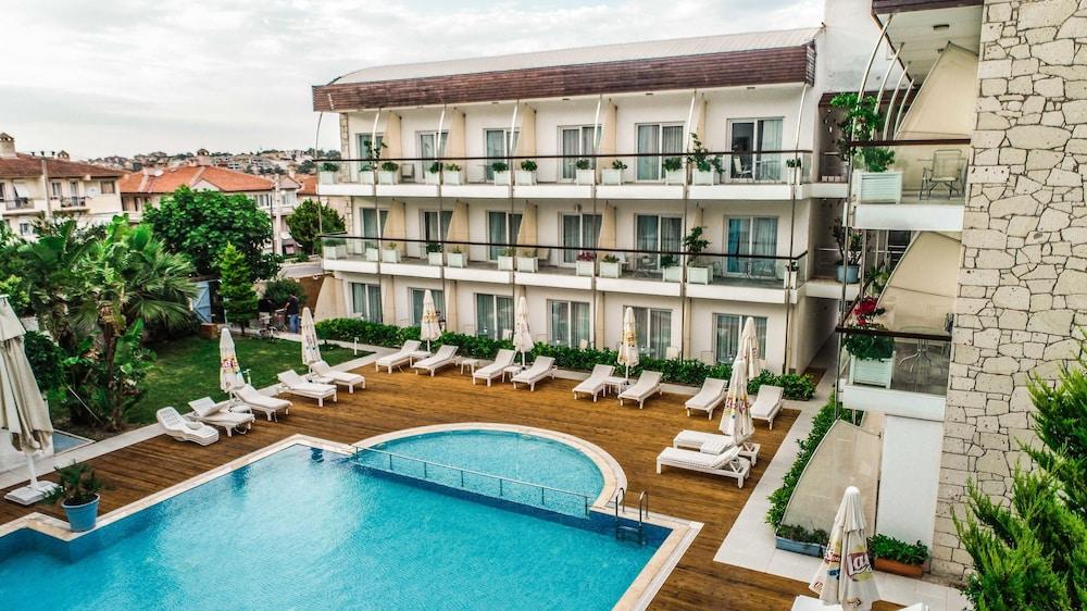 Otel Yeni Çeşme Εξωτερικό φωτογραφία