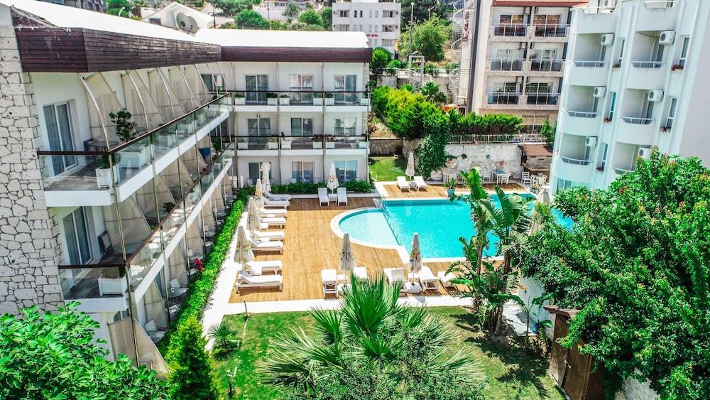 Otel Yeni Çeşme Εξωτερικό φωτογραφία